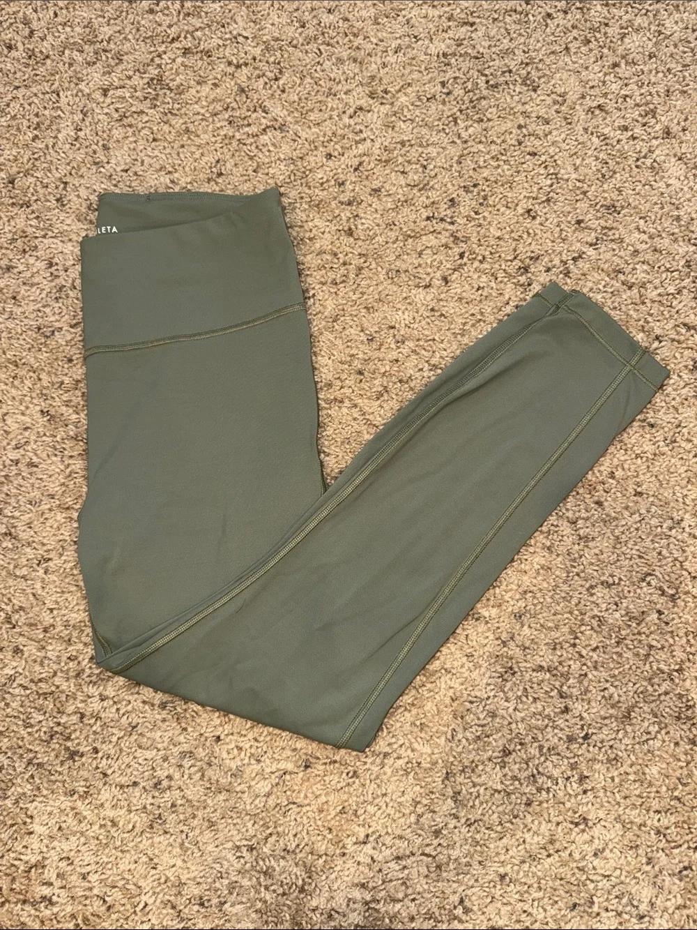 Athleta Ultimate Stash Pocket 7/8 Tights size small